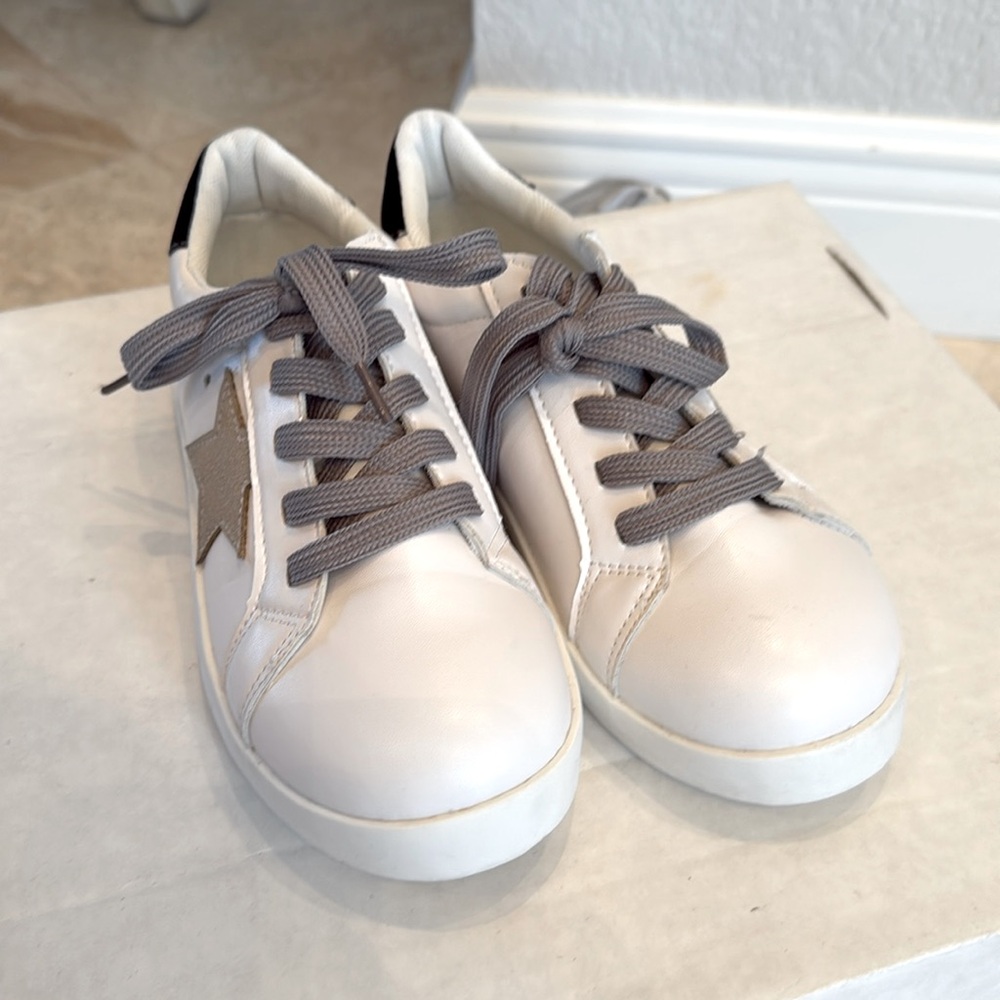 Lola and the Boys shoes